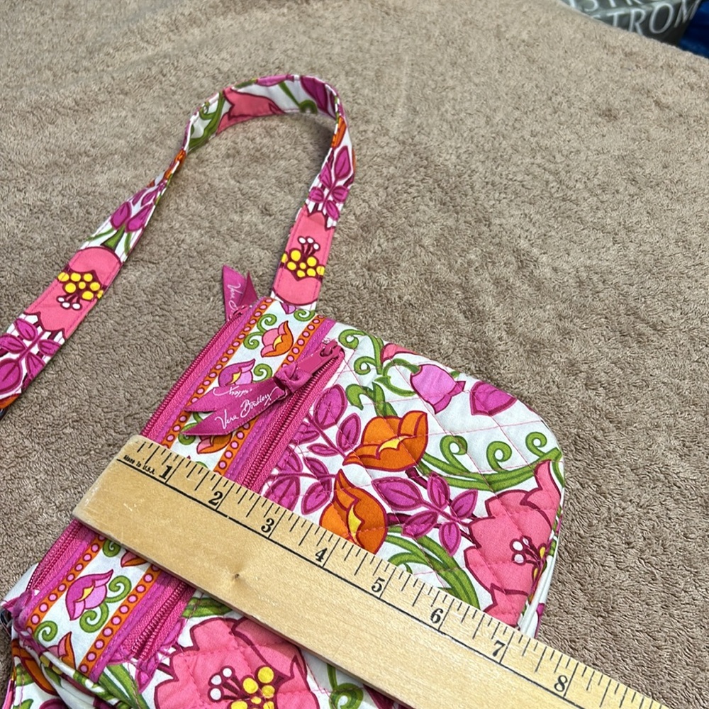 Vera Bradley pink paisley small crossbody purse- so cute! - Picture 8 of 8